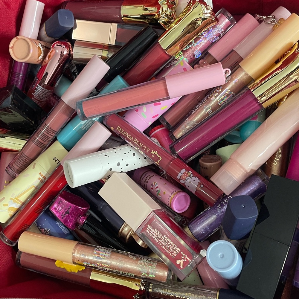 🎉@cutecart THANK YOU SO MUCH FOR YOUR BID🎉lippies ❤️💋